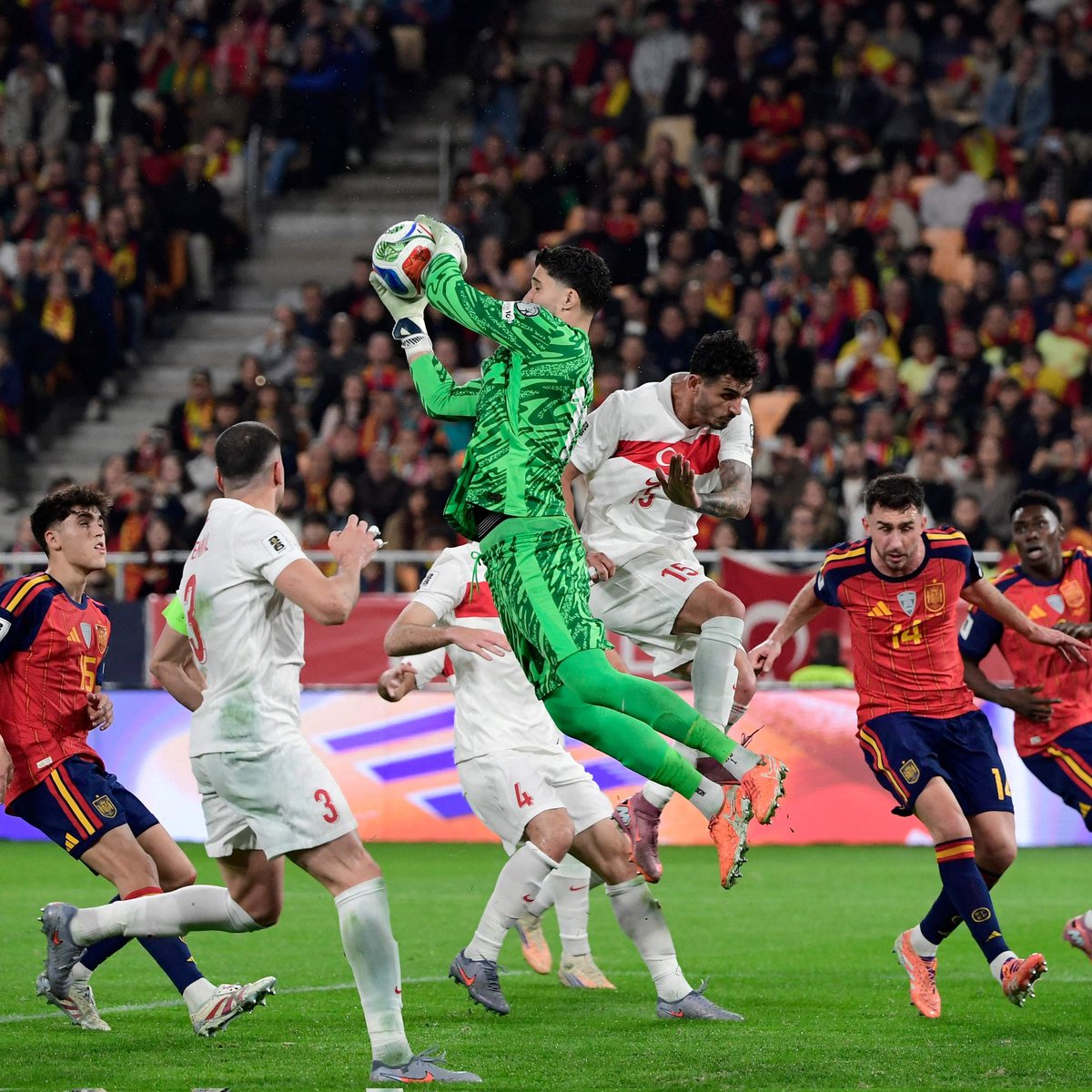 Altay Bayındır'dan Mütevazi Açıklama: "Kazanmadık, Çok Fazla Havaya Girmenin de Anlamı Yok"