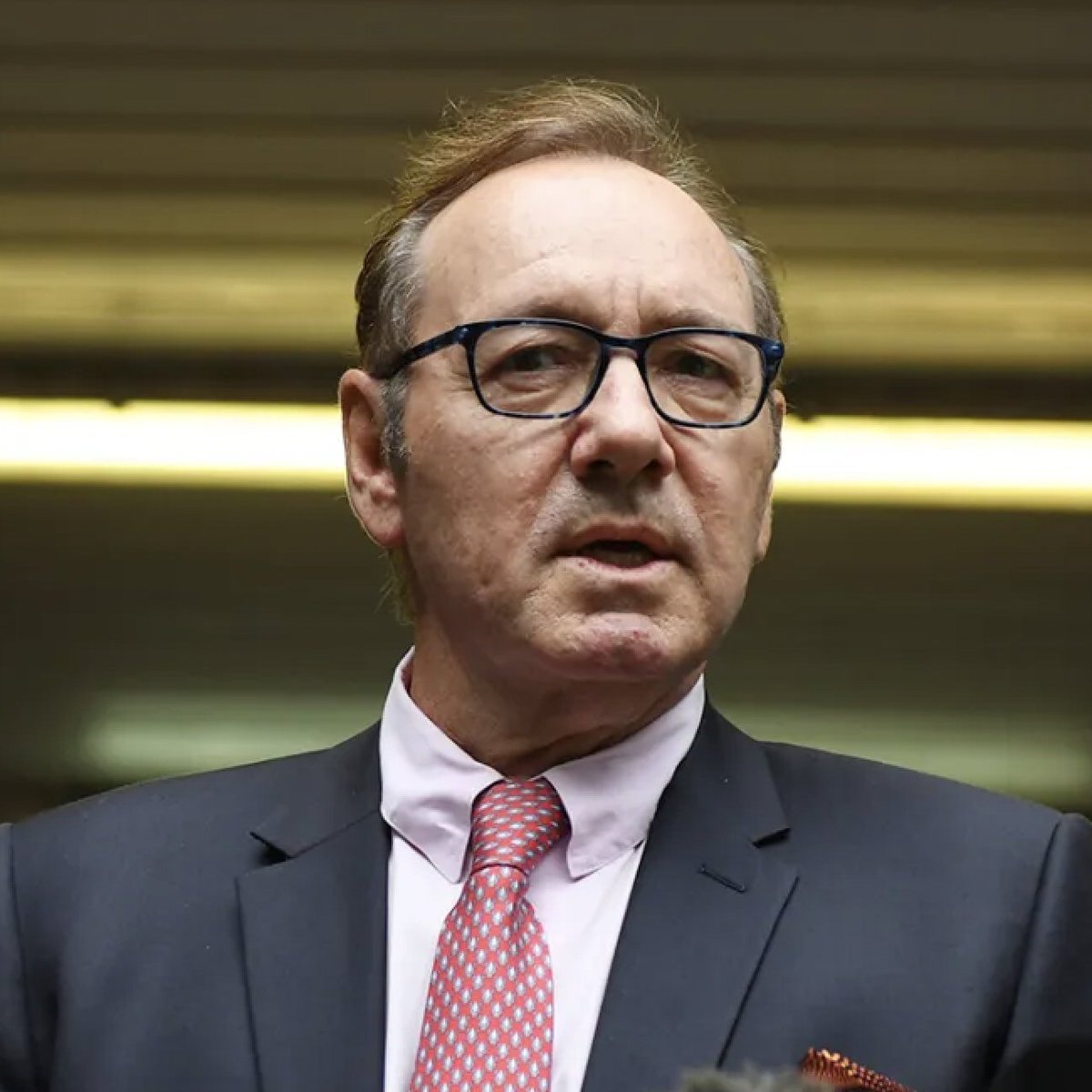 Kevin Spacey Borç ve Evsizlikle Mücadele Ettiğini Açıkladı