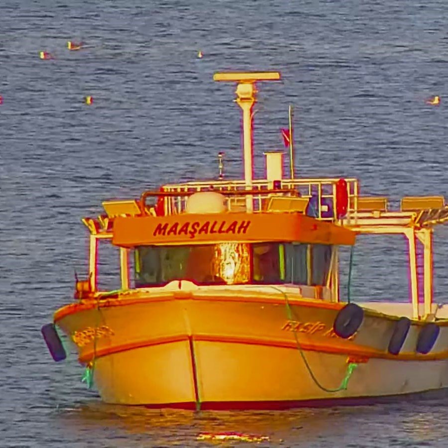 Karasularımızda Yabancı Gemiden Açılan Ateşle Tekne Hedef Alındı