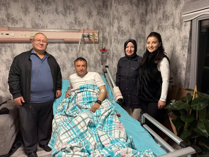 AK Partili Heyet MHP Afyonkarahisar İl Başkanı Ahmet Kahveci'ye Geçmiş Olsun Ziyareti