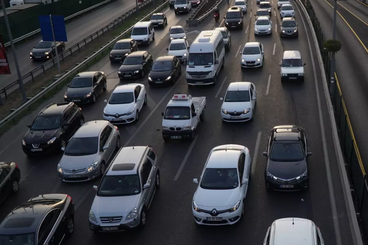 Motorine Büyük İndirim: İstanbul'da Litre Fiyatı 57 Liranın Altına Düşüyor