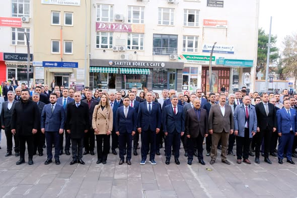 Dinar'da 24 Kasım Öğretmenler Günü Coşkuyla Kutlandı