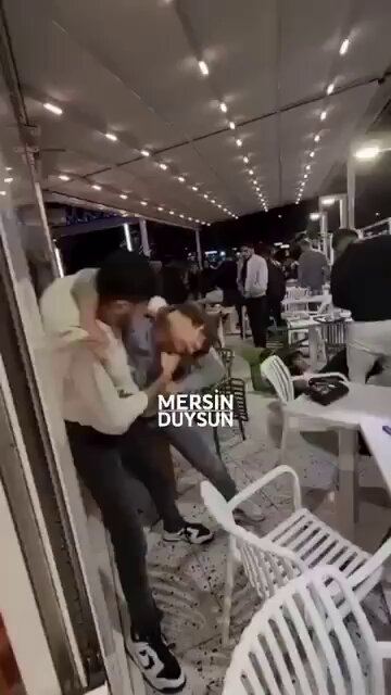 Mersin'de Kafede Çıkan Kavga: İki Grup Arasında Silahlı Arbede