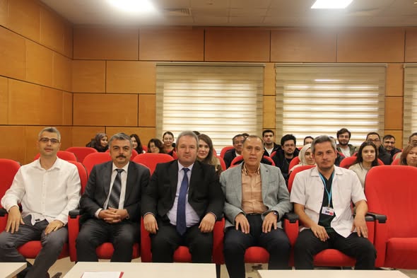 Afyonkarahisar Devlet Hastanesi'nde Acil Servis Hekimlerine Yönelik Eğitim