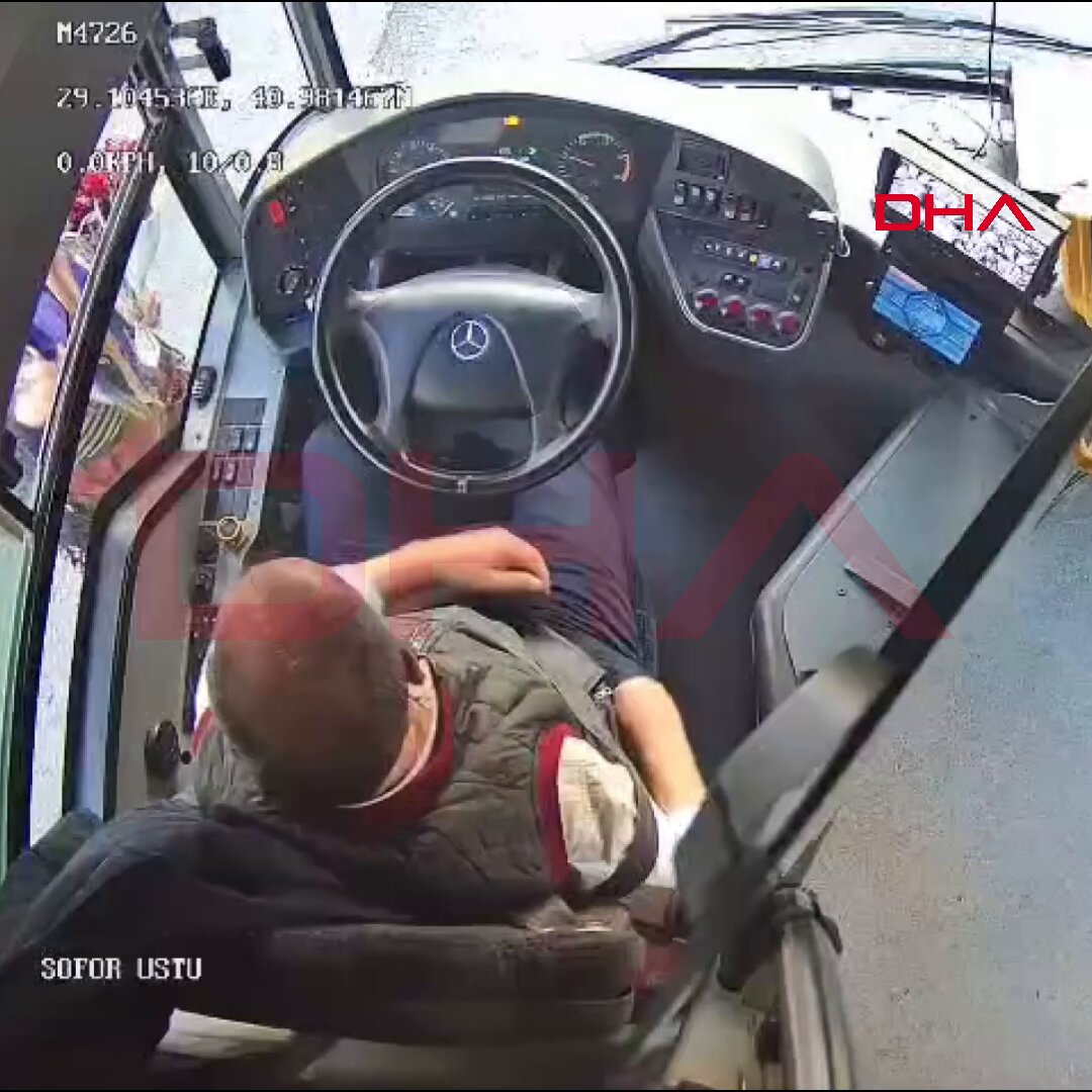 İstanbul'da Otobüs Şoföründen Öğretmenler Günü'nde Anlamlı Hediye