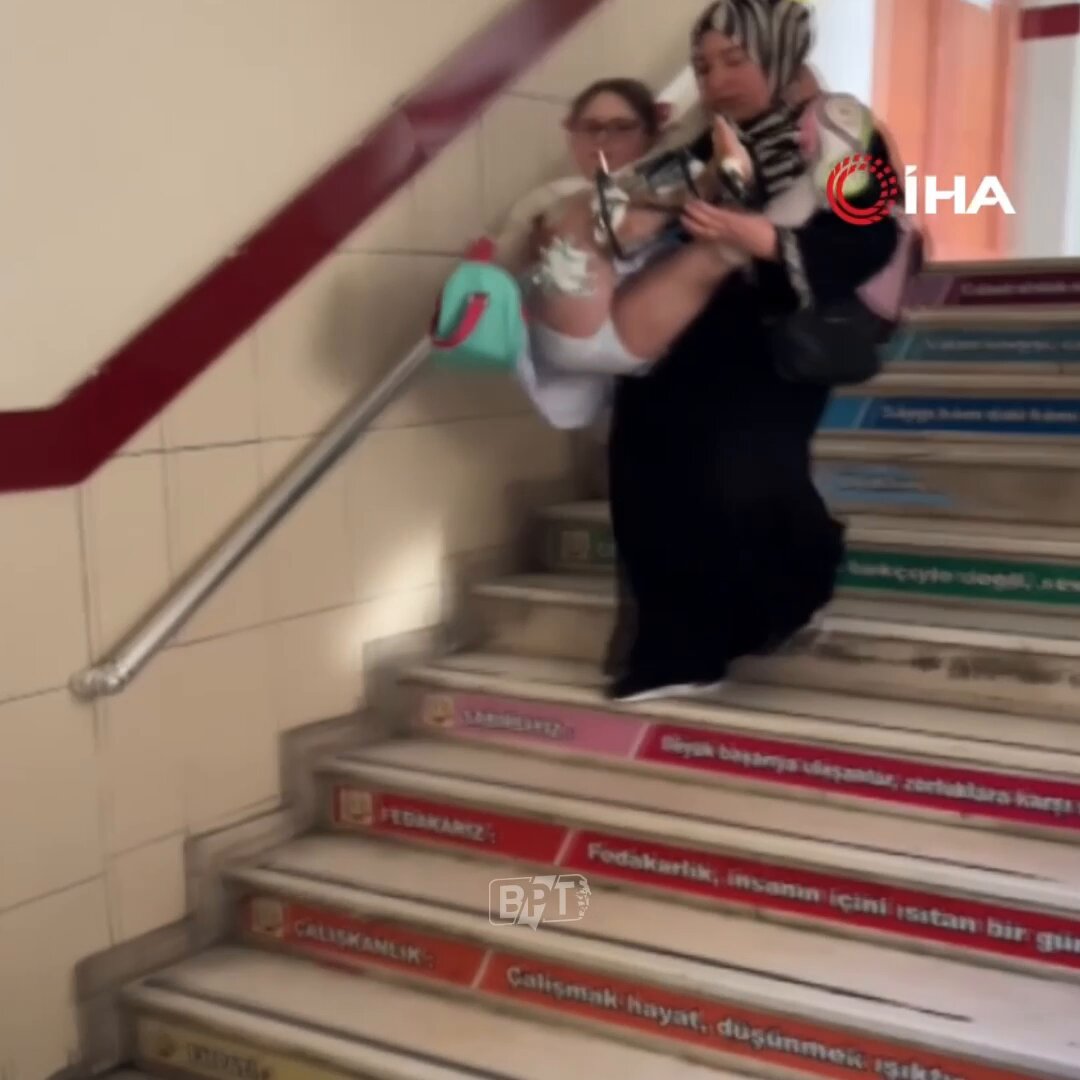 Eskişehir'de Minik Zeynep'in Okul Mücadelesi: 2. Kattaki Sınıfına Her Gün Kucakta Taşınıyor