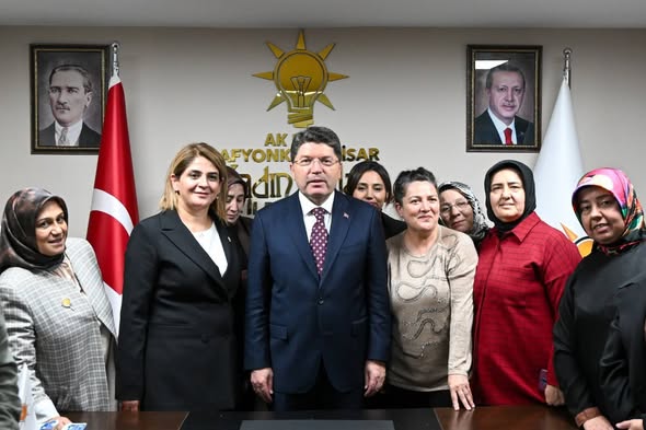 Adalet Bakanı Yılmaz Tunç, AK Parti Afyonkarahisar Teşkilatını Ziyaret Etti