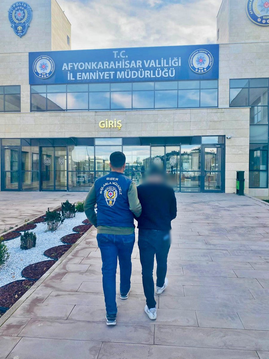 Afyonkarahisar'da Aranan 2 Siber Dolandırıcı Yakalandı