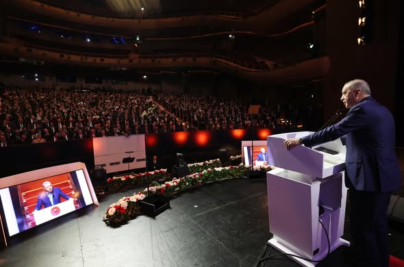 Ak Parti Afyonkarahisar İl Başkanlığı'ndan İlim Yayma Ödülleri