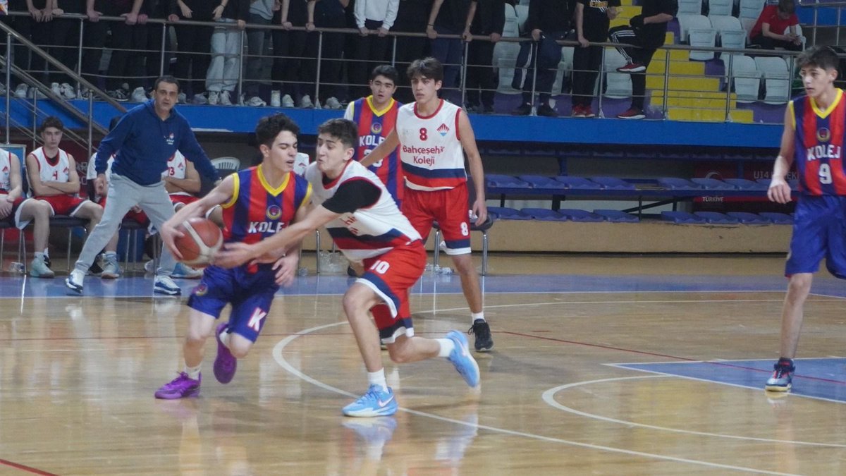 Afyonkarahisar'da Okul Sporları Genç Erkekler Basketbol Şampiyonu Bahçeşehir Koleji