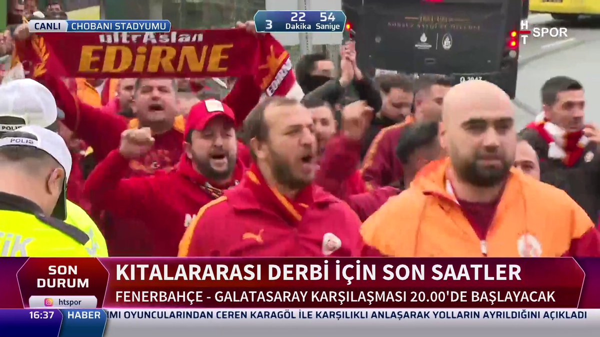 Galatasaray Taraftarları Kadıköy'de Toplandı