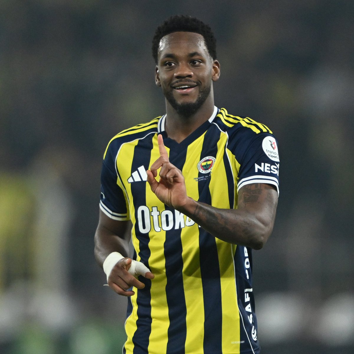 Jhon Duran: "Derbilerin Kahramanı Değilim, Sadece Takımıma Yardım Ediyorum"