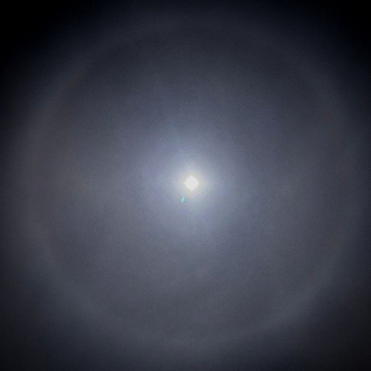 İstanbul'da Nadir Görülen Ay Halası Oluştu