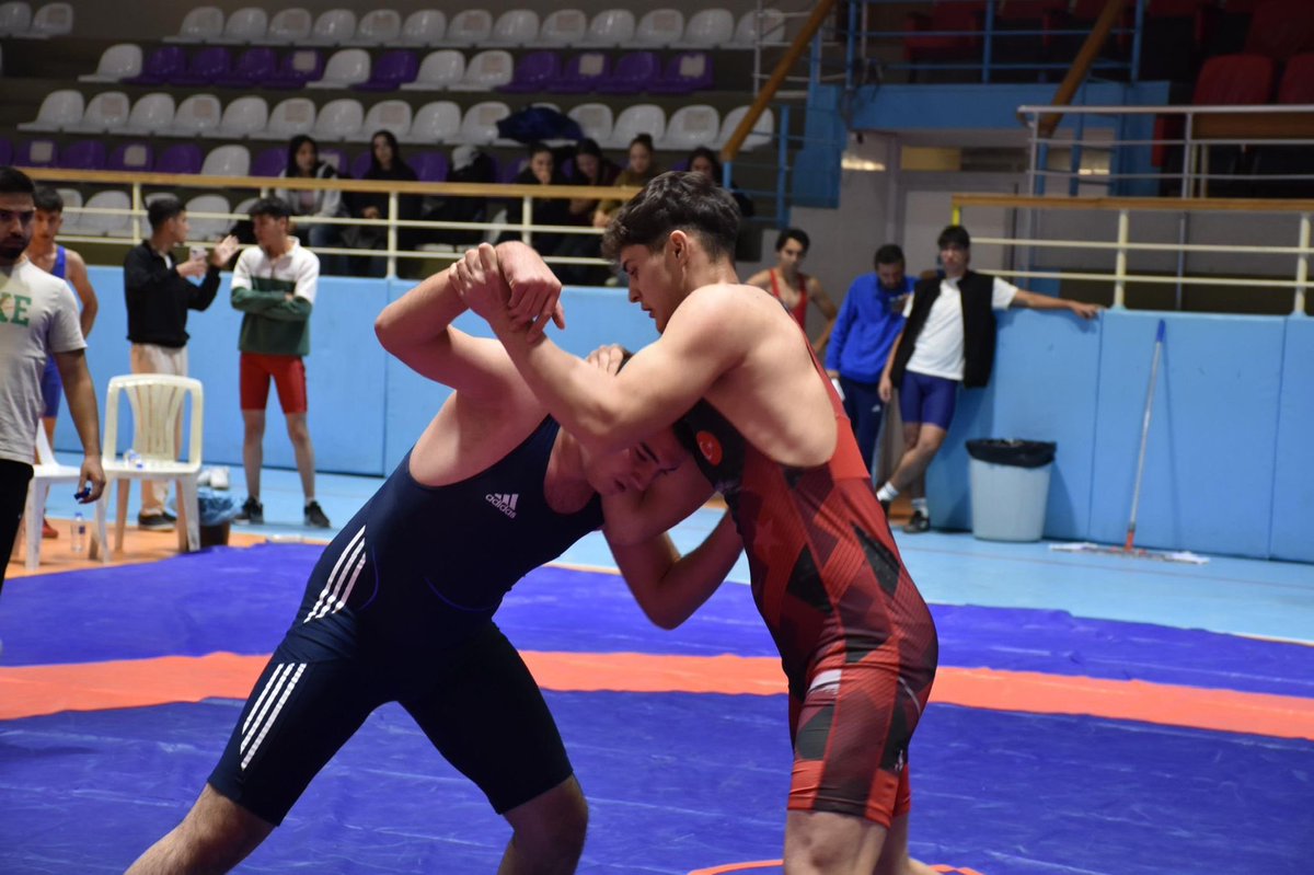 Afyonkarahisar'da Genç Erkekler A Grubu Güreş İl Birinciliği Tamamlandı