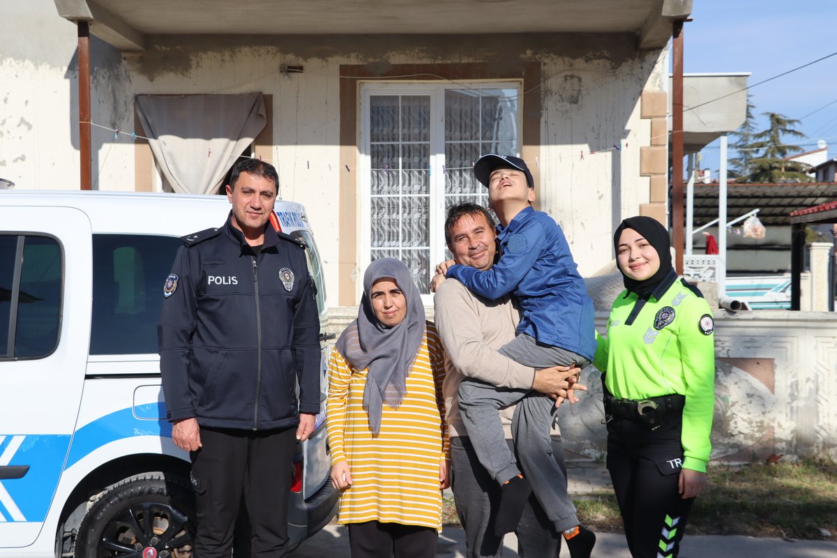 Afyonkarahisar Emniyeti, Dünya Engelliler Günü'nde Özel Bir Hayali Gerçeğe Dönüştürdü