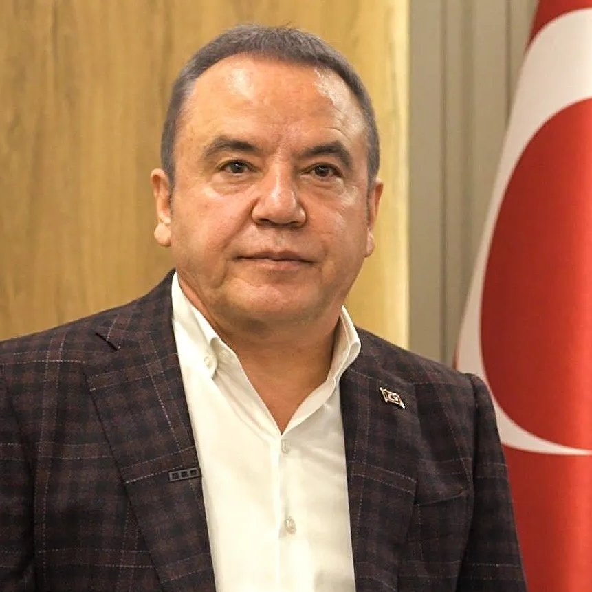 Antalya Büyükşehir Belediye Başkanı Muhittin Böcek Hastaneye Kaldırıldı