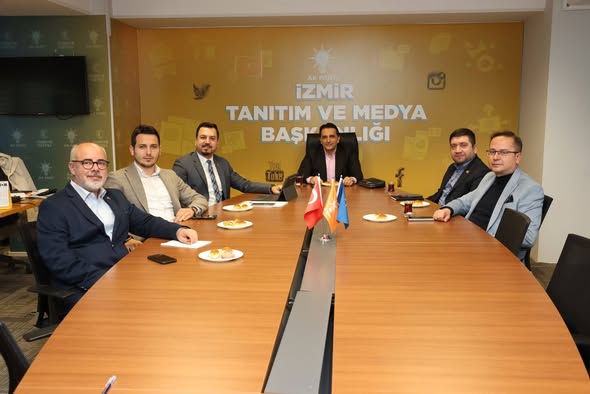 AK Parti Afyonkarahisar İl Başkanlığı, İzmir'de Düzenlenen Eğitim Programına Katıldı