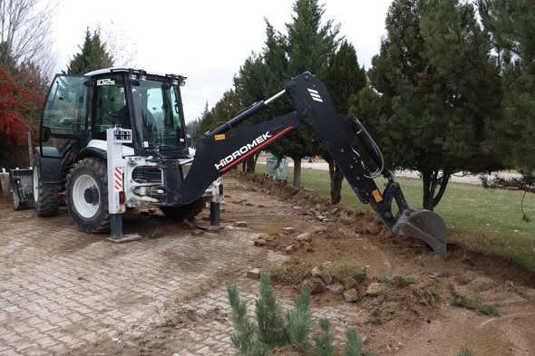 İscehisar'da Yukarı Öz Parkı'na Yenileme Çalışması