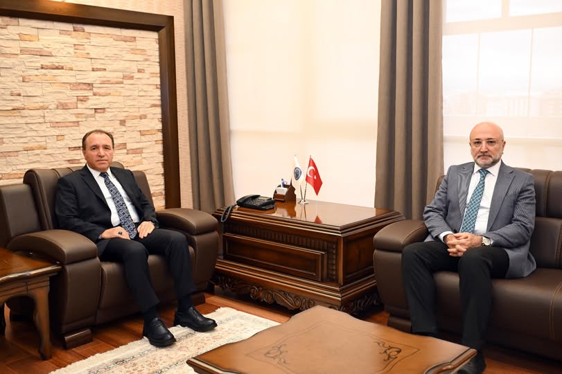 AK Parti Afyonkarahisar İl Başkanı Şahin, Rektör Karakaş'ı Ziyaret Etti