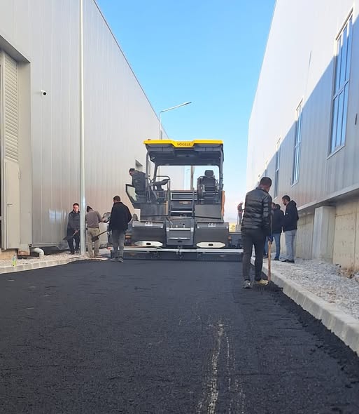 Bolvadin Belediyesi, Emirdağ OSB'de Asfaltlama Çalışmalarını Tamamladı