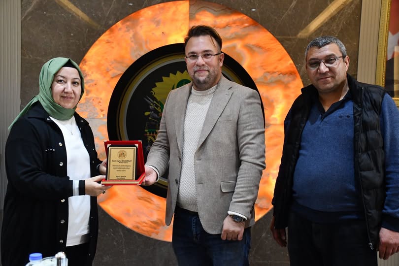 İscehisar'da Yeni Açılan Döne Çakmak İlkokulu'na Belediye Desteği