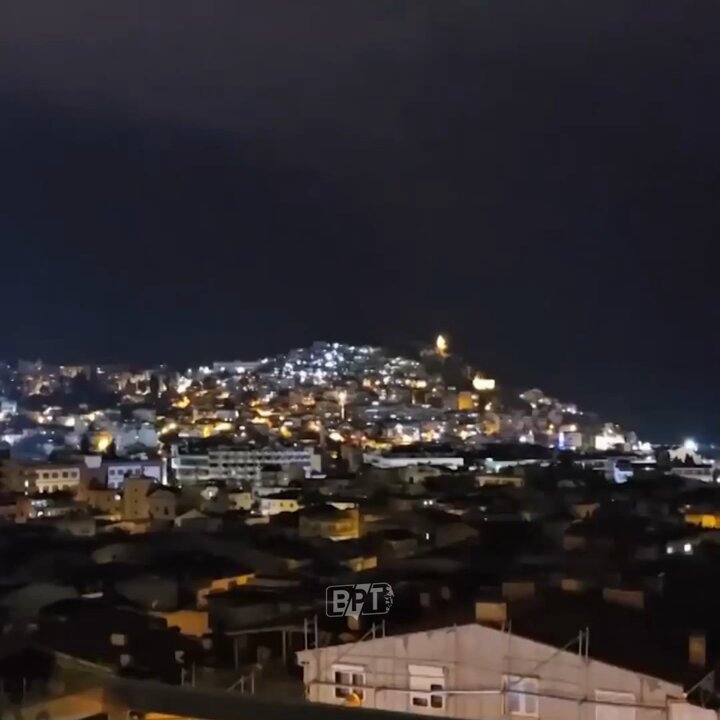 Aydın'da Sağanak Sırasında Etkileyici Yıldırım Düşmesi Görüntülendi