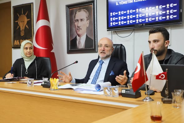 AK Parti Afyonkarahisar'da İstişare ve Hizmet Vurgusu