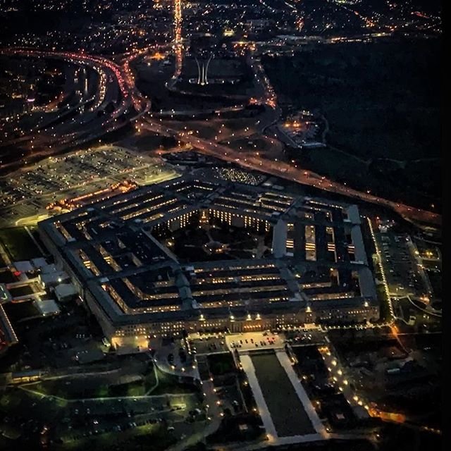 Pentagon Çevresindeki Pizzacılarda Yoğunluk Yaşanıyor