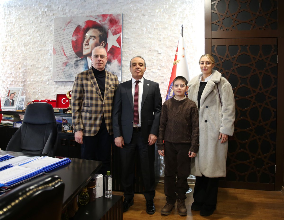 Afyonkarahisar Hal Yönetim Kurulu Üyesi Ailesi ile Emniyet Müdürü'nü Ziyaret Etti