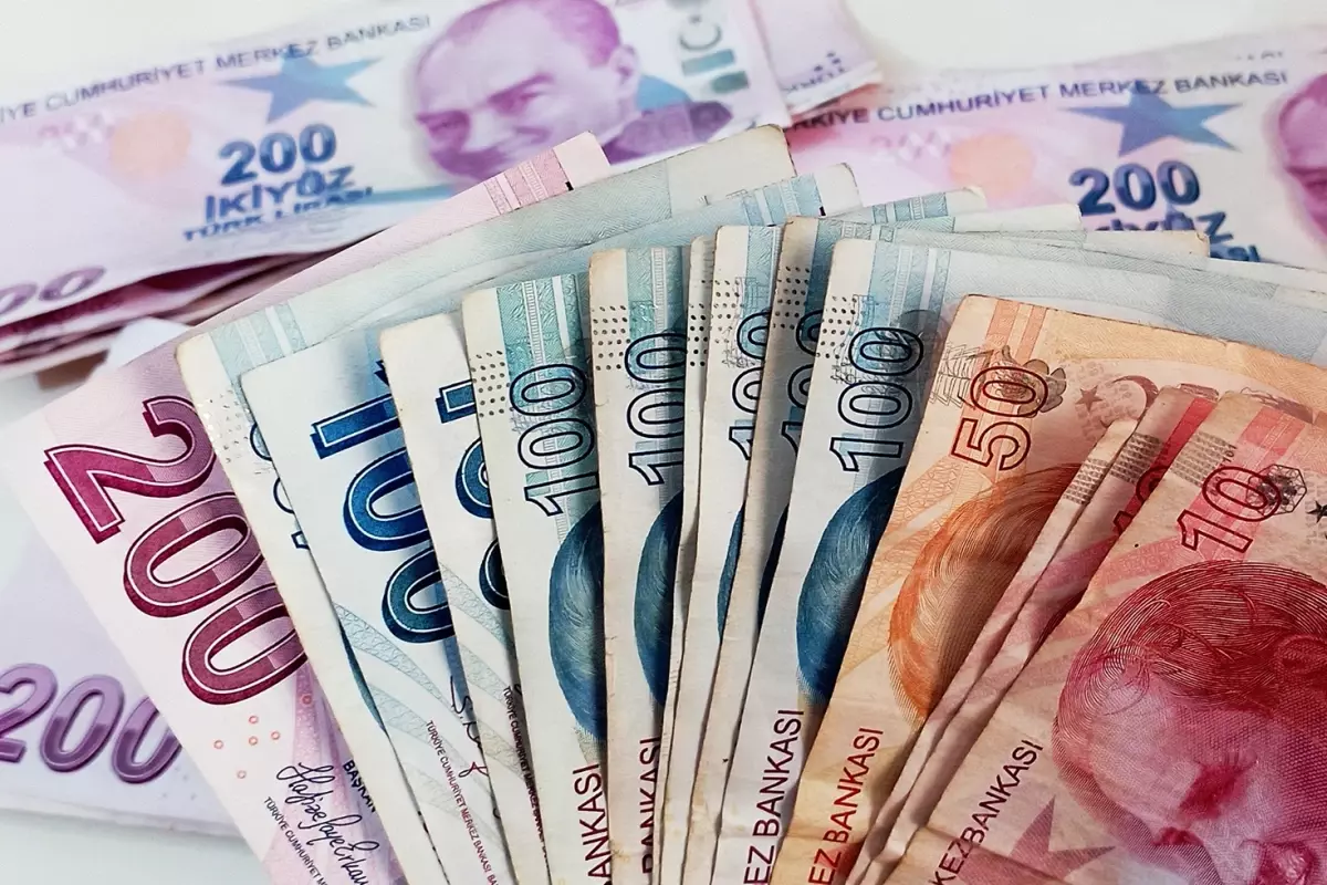 Gümrük Vergisi Muafiyetinin Kaldırılmasına Tepki: "Vatandaşın Omzuna Yük Binden Uygulama"