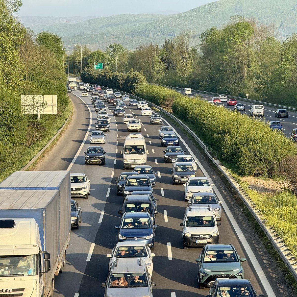 Trafik Cezalarında Köklü Değişiklik: Saldırı Amaçlı Takip ve Kırmızı Işık İhlallerine Ağır Yaptırımlar