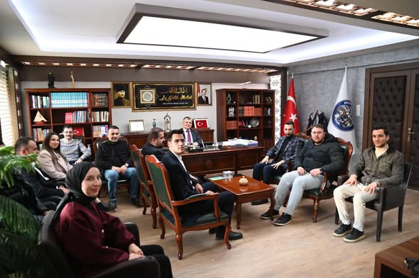Emirdağ Belediye Başkanı Koyuncu, AK Parti Gençlik Kolları İle Görüştü