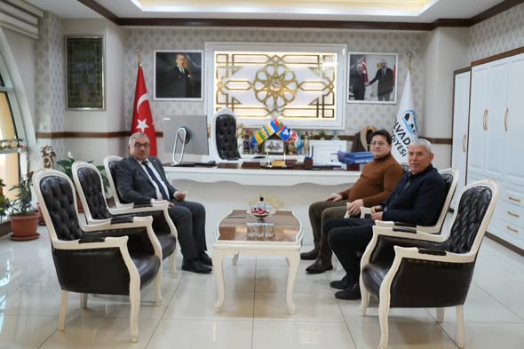 Şuhut Belediye Başkanı, Bolvadin Belediye Başkanı'nı Makamında Ziyaret Etti