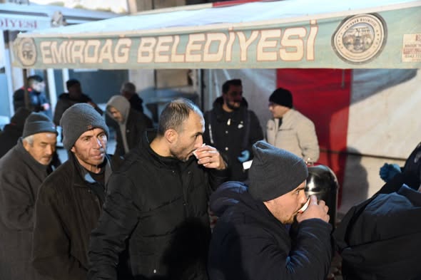 Emirdağ'da Miraç Kandilinde Geleneksel Süt İkramı