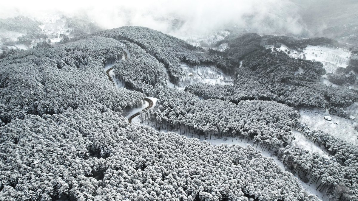 Bursa Uludağ Erken Gelen Kar ile Beyaza Büründü