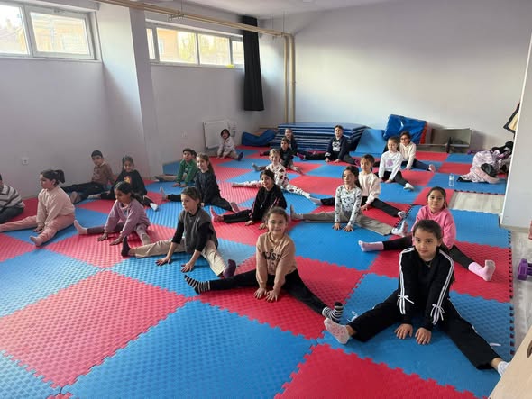 Emirdağ'da Çocuklar Ücretsiz Cimnastikle Buluşuyor
