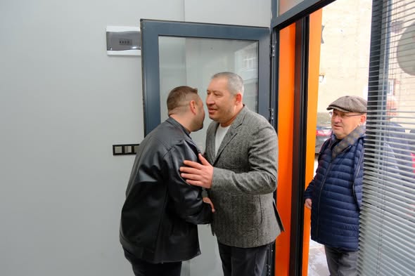 Dinar Belediye Başkanı Veysel Topçu'dan Yeni Seçilen Pazarcılar ve Sebzeciler Odası Başkanına Hayırlı Olsun Ziyareti