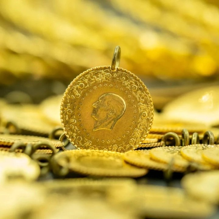 Gram Altın Rekor Kırdı: Kapalıçarşı'da 7.960 TL Seviyesini Gördü