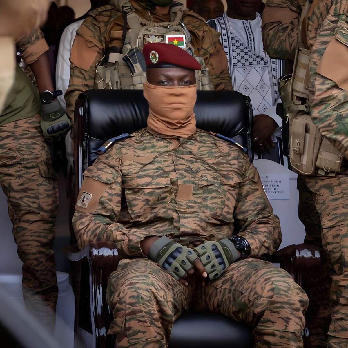 Burkina Faso'da Siyasi Partiler Feshedildi: Geçiş Hükümeti Yeni Bir Dönem Başlatıyor