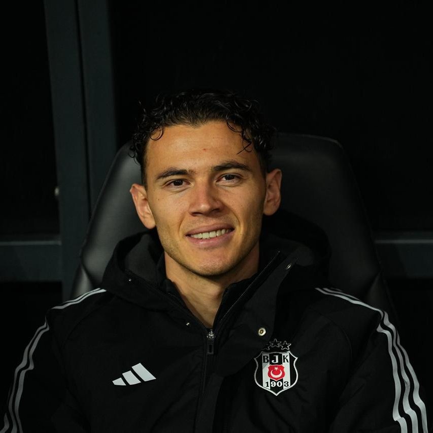 Beşiktaş'ın Yeni Transferi Asllani, İlk Maçında Kırmızı Kart Gördü