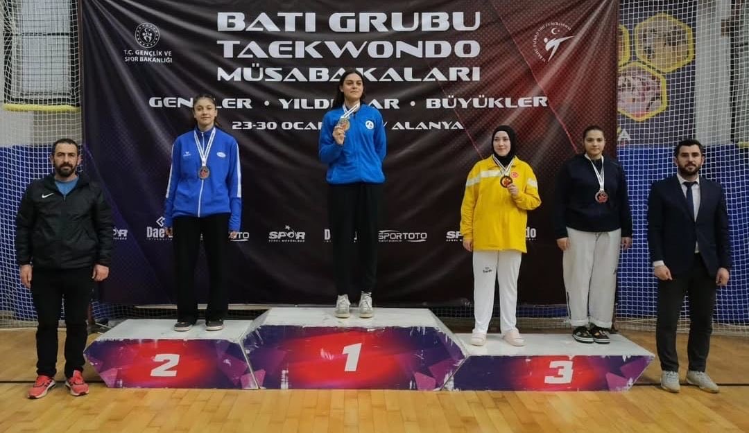 Afyonkarahisarlı Sporcular Alanya'daki Taekwondo Şampiyonasında Madalya Kazandı