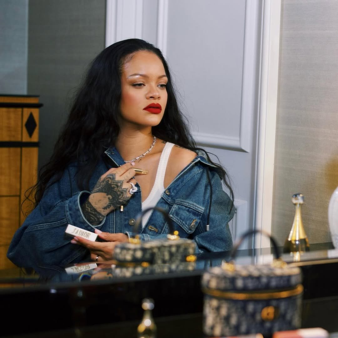 Rihanna'nın Jeffrey Epstein ile Bağlantısına İlişkin Görüntüler Ortaya Çıktı