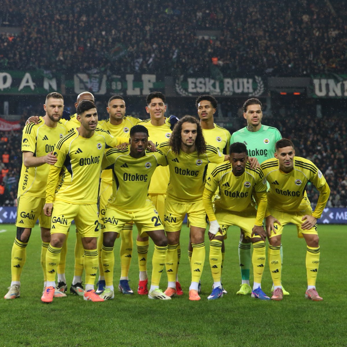 Fenerbahçe Süper Lig'de Tarihi Bir İlk 20 Haftayı Namağlup Tamamladı