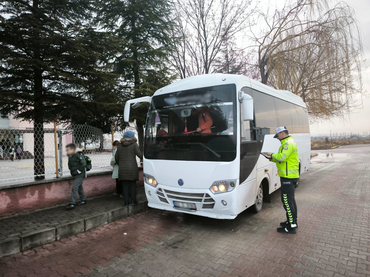 Afyonkarahisar'da Okul Servis Araçlarına Sıkı Denetim
