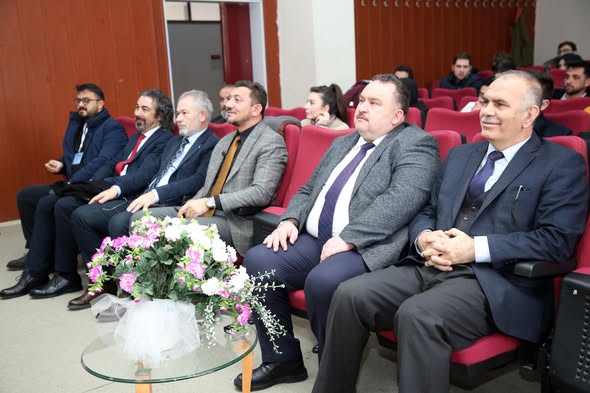 Afyon Kocatepe Üniversitesi'nde Mustafa Akgül Özgür Yazılım 2026 Kış Kampı Başladı