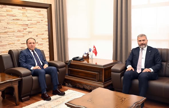 Anadolu Üniversitesi Rektörü Afyon Kocatepe Üniversitesi'nde