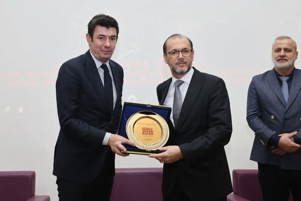 Sağlık Bakan Yardımcısı Okumuş'un 'Görev Tamamlandı Asker' Filmi Afyonkarahisar'da Galada