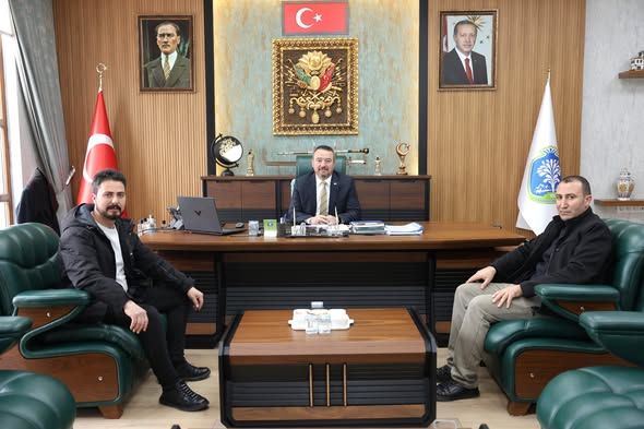 Sandıklı'da Mahalle Muhtarı ve İş İnsanından Başkan Öztaş'a Ziyaret