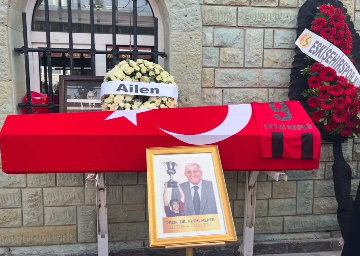 Eskişehirspor Efsanesi Prof. Dr. Fethi Heper Son Yolculuğuna Uğurlandı