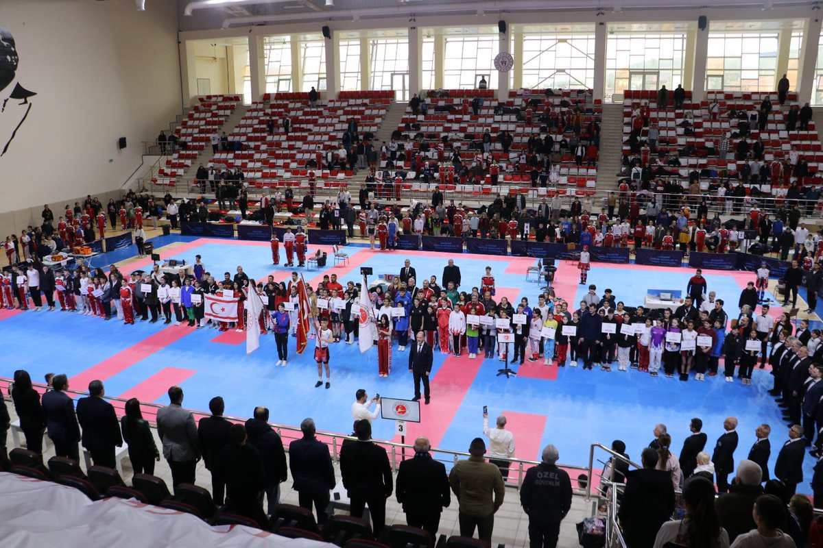 Eskişehir'de Okul Sporları Kick Boks Şampiyonası Başladı